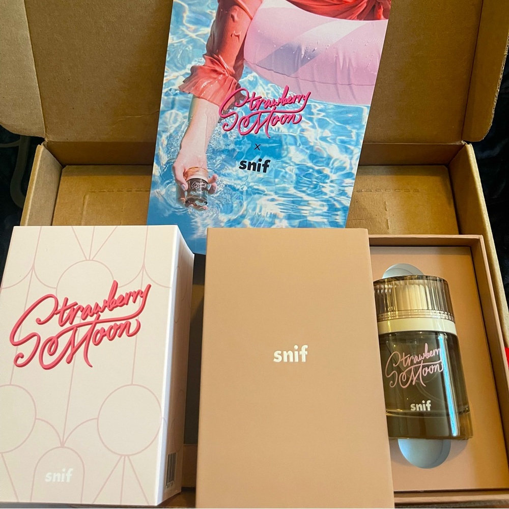 Snif Strawberry Moon Fragrance